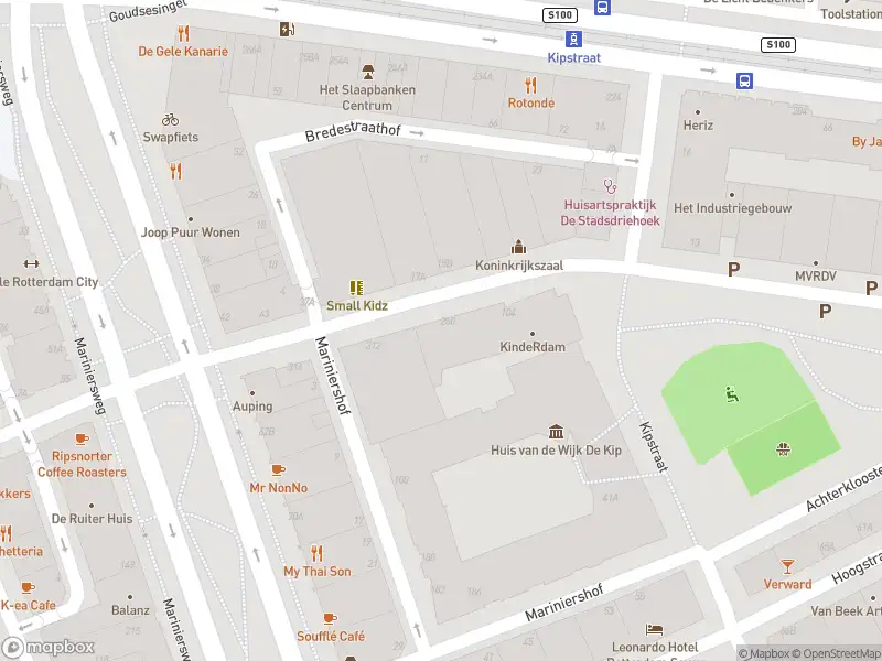 Ambulance met grote spoed naar de Bredestraat in Rotterdam