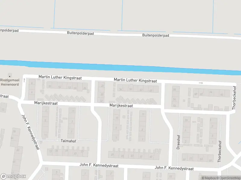 Ambulance met grote spoed naar de Martin Luther Kingstraat in Heinenoord