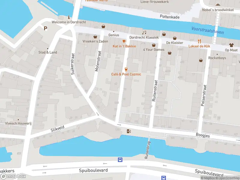 Ambulance met grote spoed naar de Dolhuisstraat in Dordrecht