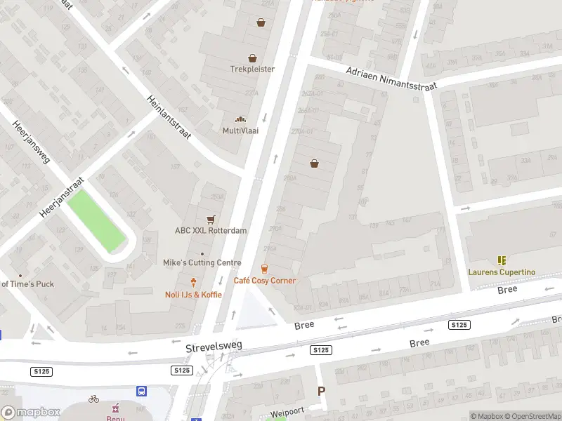 Ambulance met gepaste spoed naar de Groene Hilledijk in Rotterdam