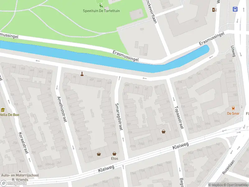 Ambulance met grote spoed naar de Smaragdstraat in Rotterdam