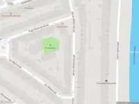 Ambulance met gepaste spoed naar de Adrien Mildersstraat in Rotterdam