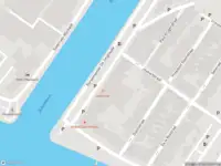 Ambulance met grote spoed naar de Burgemeester De Jonghkade in Maassluis