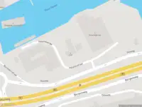 Politie met grote spoed naar de Helsinkistraat in Groningen vanwege personen te water