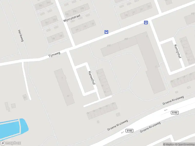 Ambulance met grote spoed naar de Kaneelhof in Hoogvliet Rotterdam