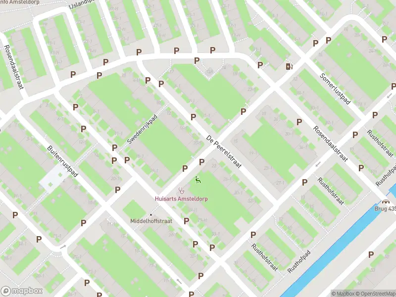 Brandweer met gepaste spoed naar de Starrenboschstraat in Amsterdam vanwege afhijsen patient