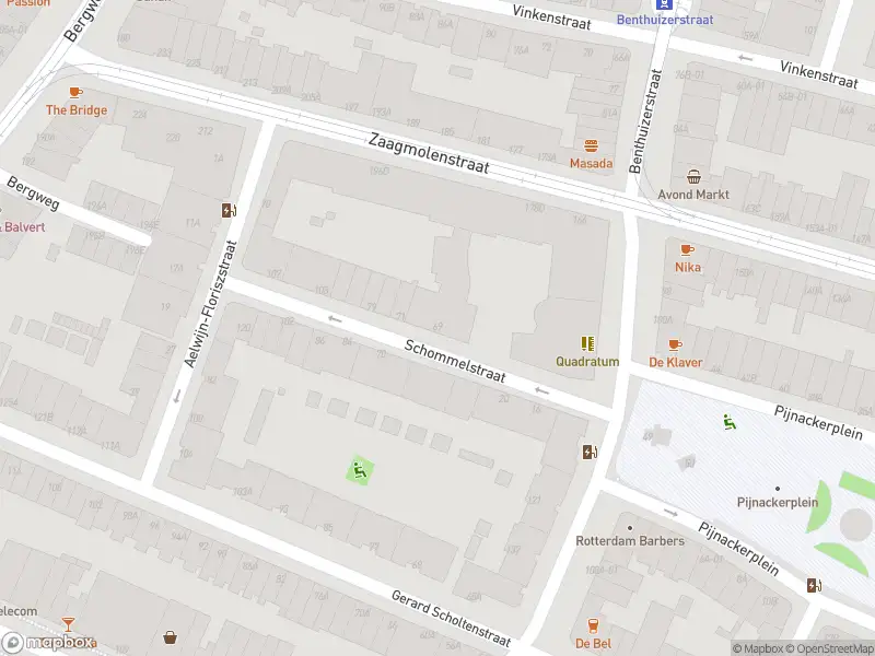 Ambulance met grote spoed naar de Schommelstraat in Rotterdam