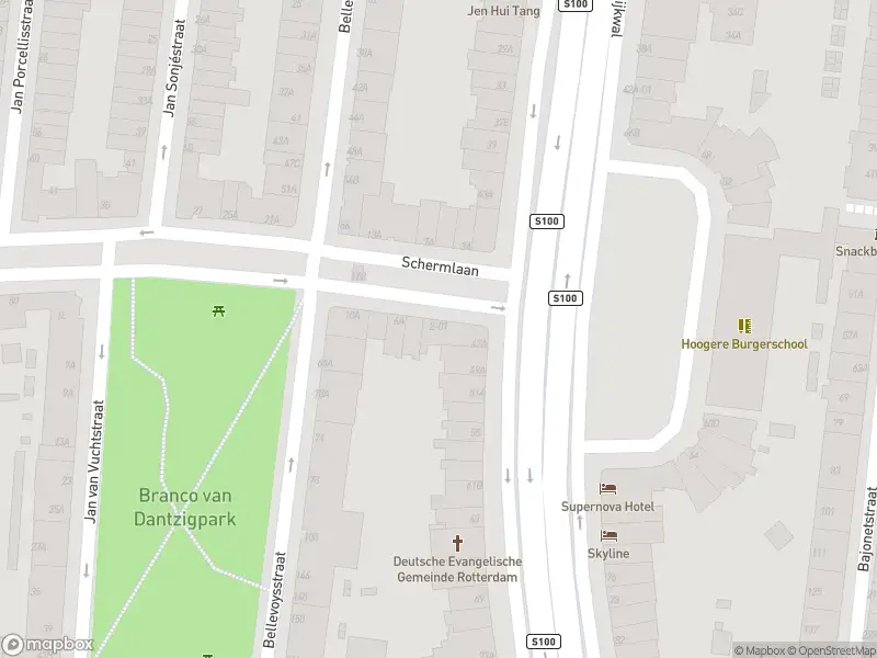 Ambulance met grote spoed naar de Schermlaan in Rotterdam