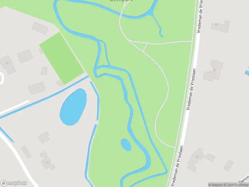 Brandweer met grote spoed naar de Vredeman de Vrieslaan in Almelo vanwege gebouwbrand