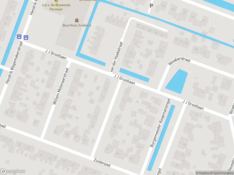 Ambulance met grote spoed naar de Burgemeester Hartogstraat in Zuidoostbeemster