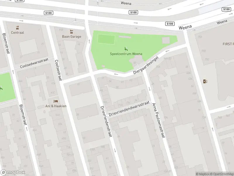 Ambulance met grote spoed naar de Diergaardesingel in Rotterdam