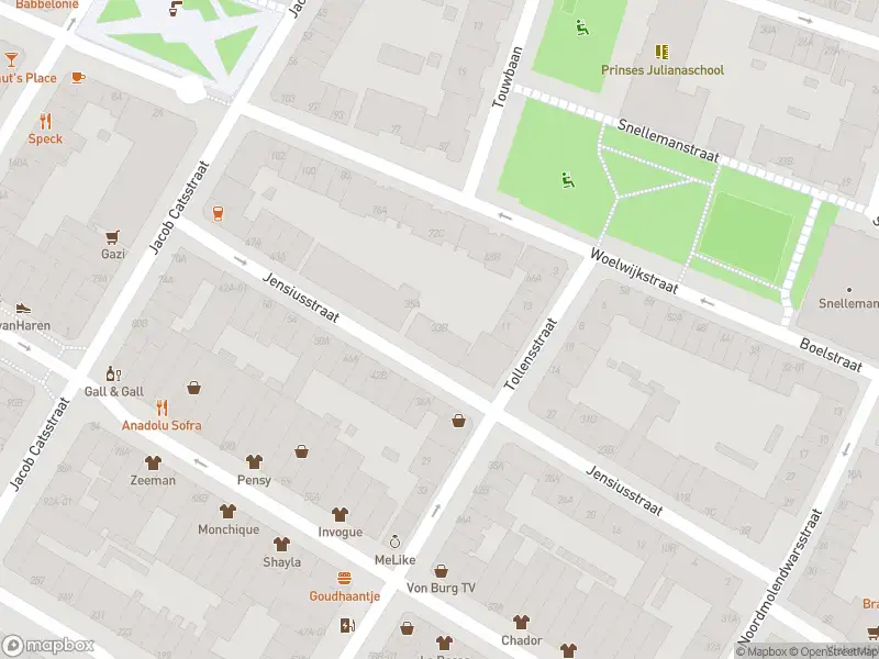 Ambulance met grote spoed naar de Jensiusstraat in Rotterdam