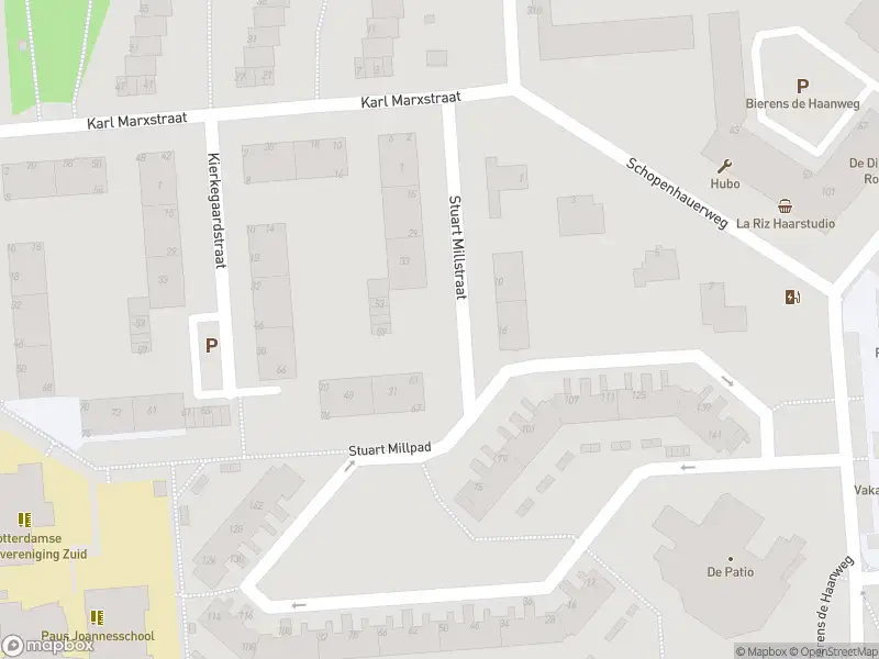 Ambulance met grote spoed naar de Stuart Millstraat in Rotterdam