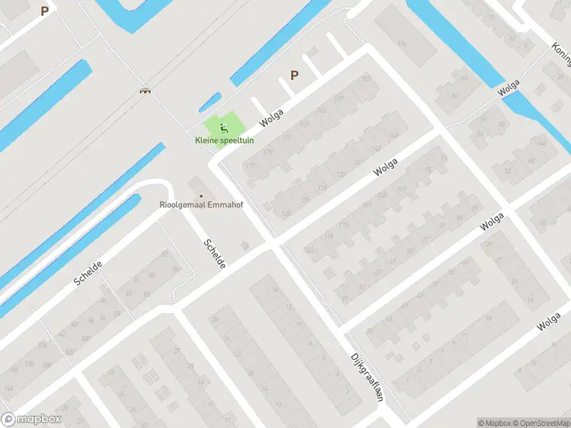 Ambulance met grote spoed naar de Wolga in Nieuwerkerk aan den IJssel