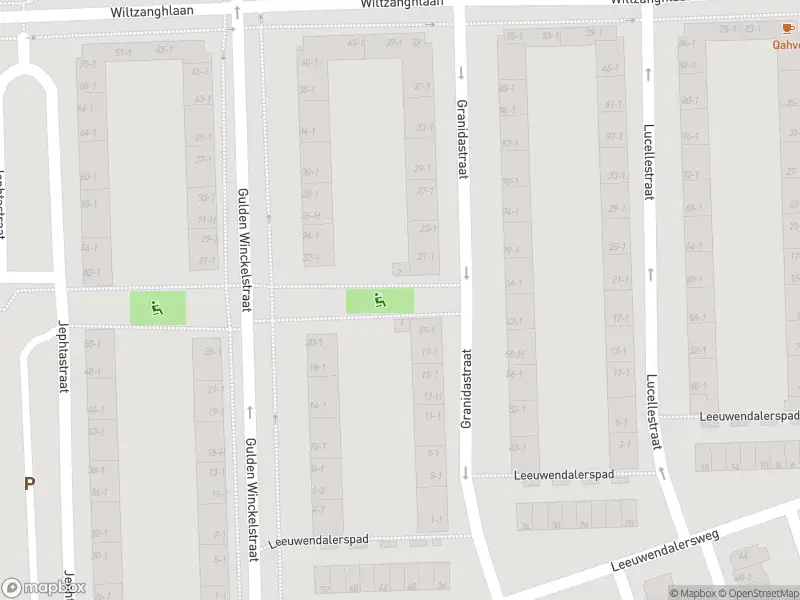 Ambulance met grote spoed naar de Lidewijdepad in Amsterdam