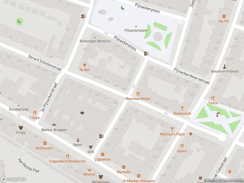 Ambulance met grote spoed naar de 2e Pijnackerstraat in Rotterdam