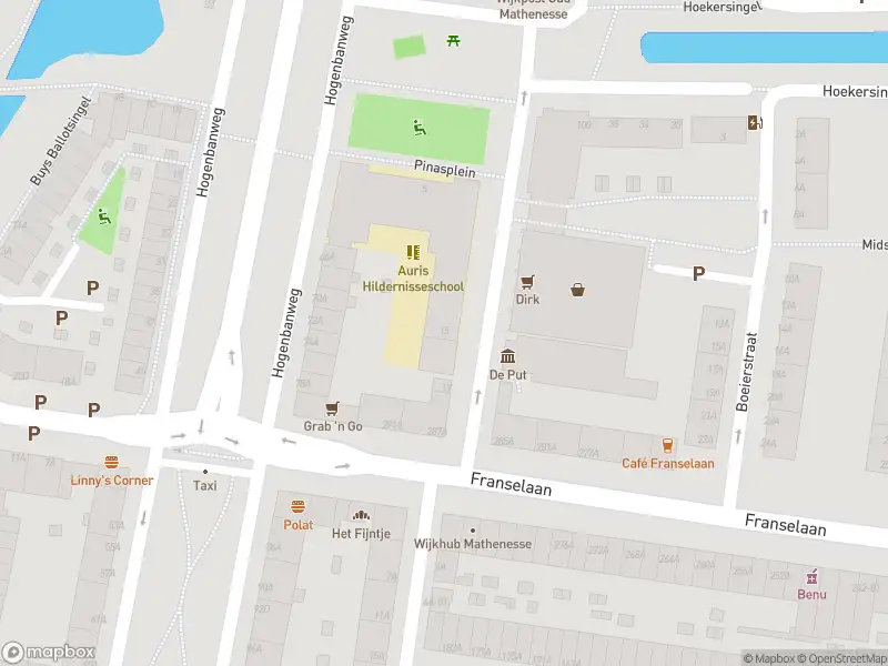 Ambulance met grote spoed naar de Pinasplein in Rotterdam