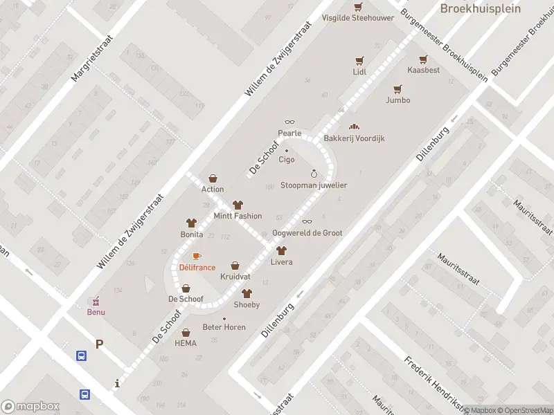 Ambulance met grote spoed naar de Winkelcentrum De Schoof in Hendrik-Ido-Ambacht