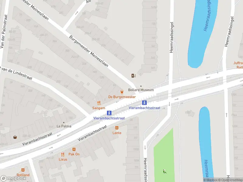 Ambulance naar de Burgemeester Meineszlaan in Rotterdam