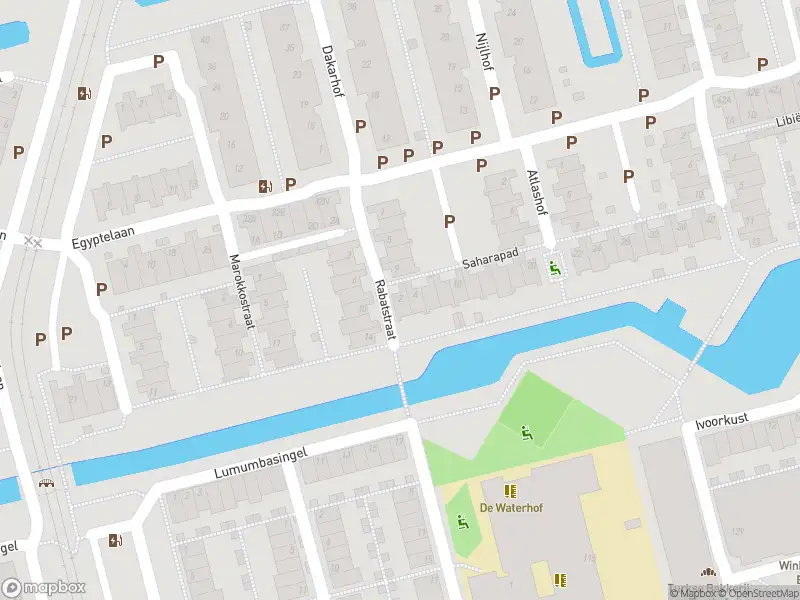 Ambulance met grote spoed naar de Saharapad in Delft