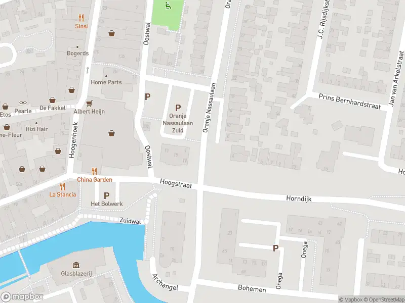 Ambulance met grote spoed naar de Oranje Nassaulaan in Leerdam