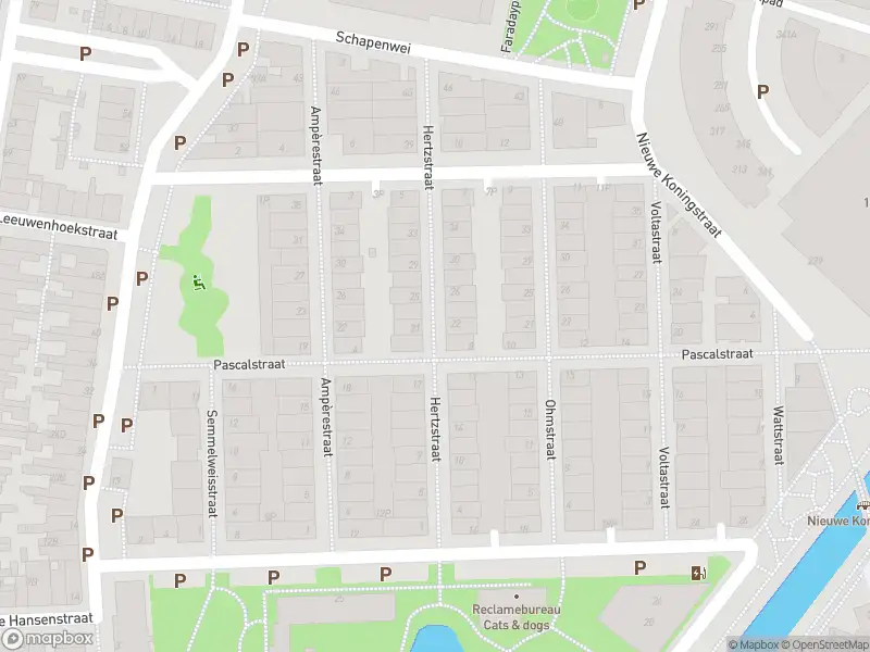 Ambulance met grote spoed naar de Hertzstraat in Leiden