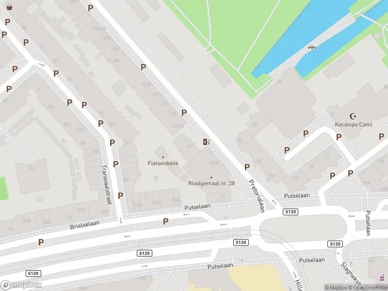 Ambulance met grote spoed naar de Pretorialaan in Rotterdam