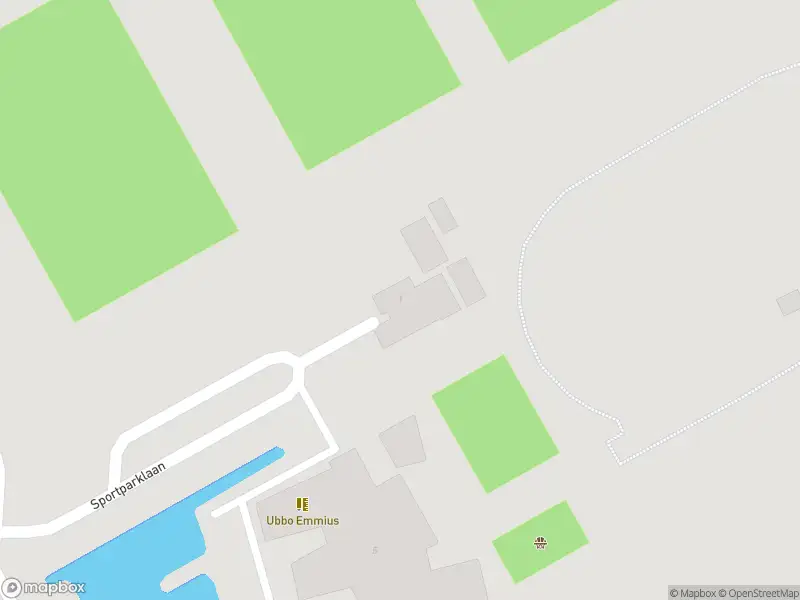 Brandweer met gepaste spoed naar de Sportparklaan in Stadskanaal vanwege een liftopsluiting