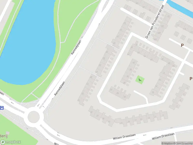 Ambulance met gepaste spoed naar de Groen v Prinstererstraat in Papendrecht