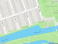 Ambulance met gepaste spoed naar de Griseldestraat in Amsterdam