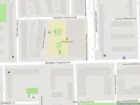 Ambulance met gepaste spoed naar de Abraham Kuyperplein in Amsterdam