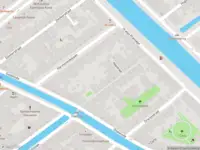 Ambulance met grote spoed naar de Oranje Plantage in Delft