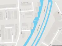 Ambulance met grote spoed naar de Riekus Waskowskyhof in Rotterdam