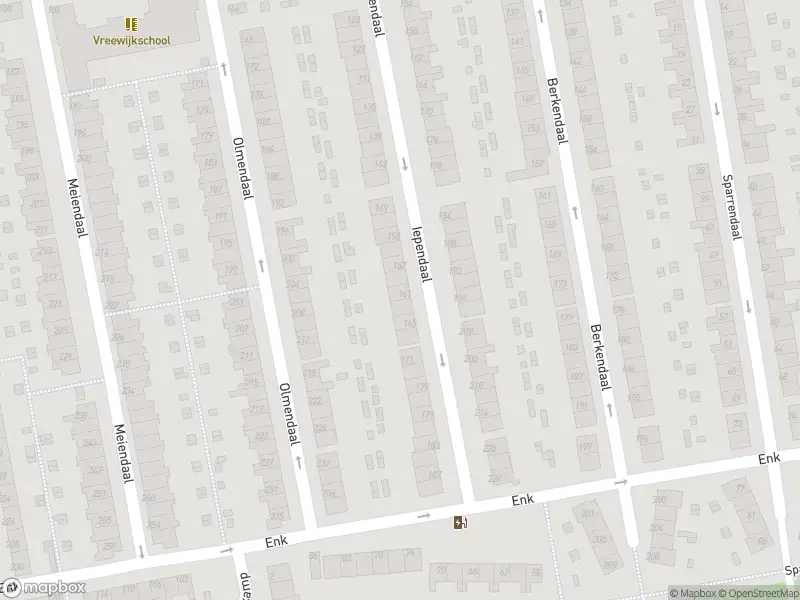 Ambulance met grote spoed naar de Iependaal in Rotterdam