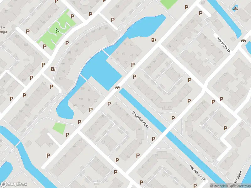 Ambulance met grote spoed naar de Voordesingel in Leidschendam