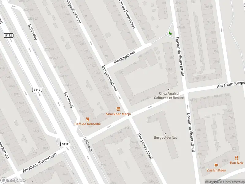 Brandweer met gepaste spoed naar de Donker Curtiusstraat in Rotterdam vanwege een liftopsluiting