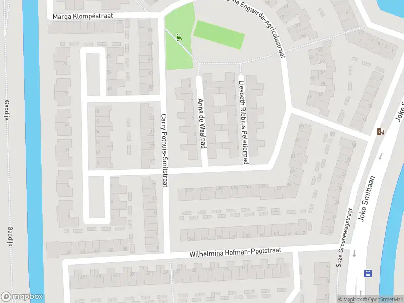 Ambulance met gepaste spoed naar de Anna de Waalpad in Spijkenisse