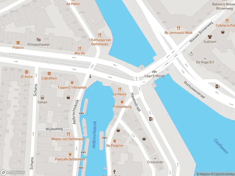 Ambulance met grote spoed naar de Havenstraat in Rotterdam