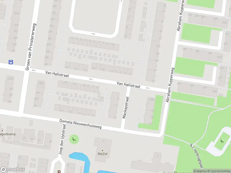 Ambulance met gepaste spoed naar de Van Hallstraat in Dordrecht