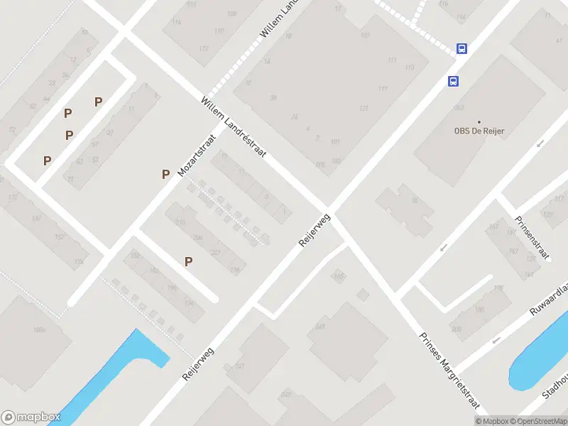 Ambulance met gepaste spoed naar de Willem Landrestraat in Ridderkerk