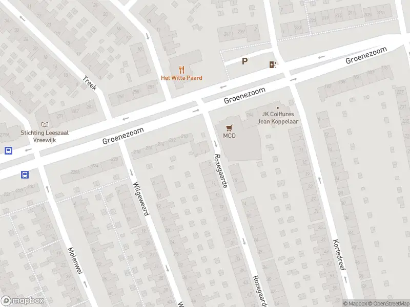 Ambulance met grote spoed naar de Rozegaarde in Rotterdam