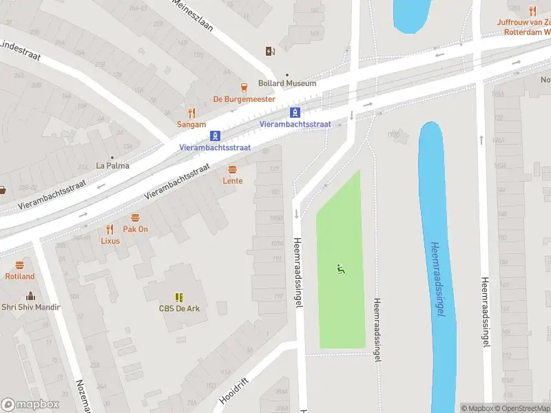 Ambulance met gepaste spoed naar de Heemraadssingel in Rotterdam