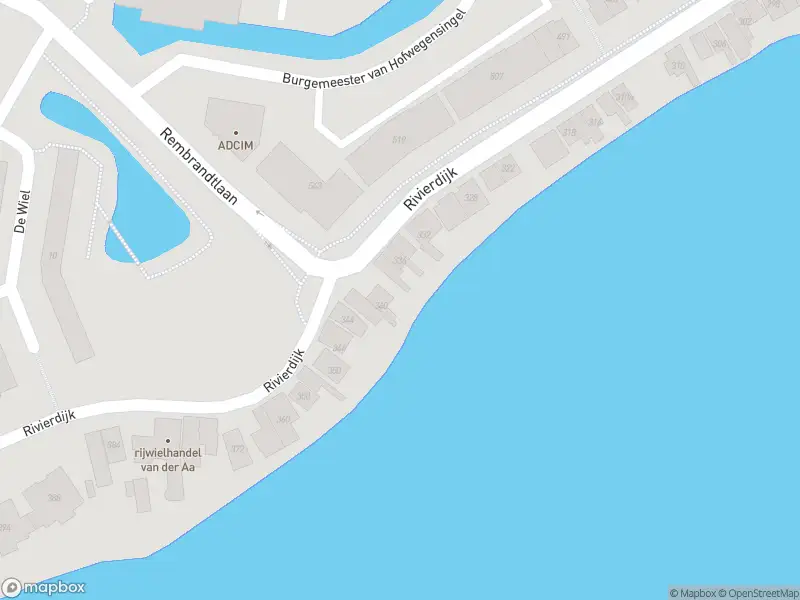 Ambulance met gepaste spoed naar de Rivierdijk in Sliedrecht