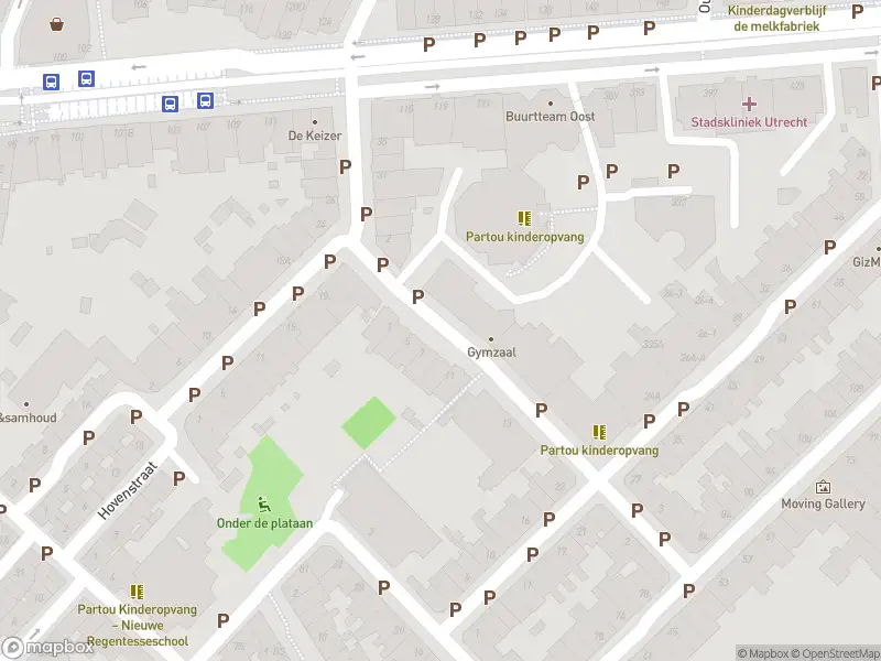 Brandweer met grote spoed naar de Deken Roesstraat in Utrecht vanwege reanimatie