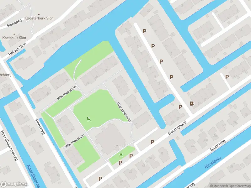 Ambulance met grote spoed naar de Warmoestuin in Rijswijk