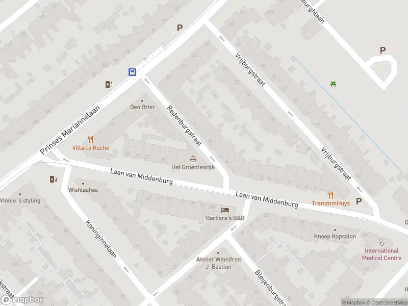 Ambulance met grote spoed naar de Redenburgstraat in Voorburg