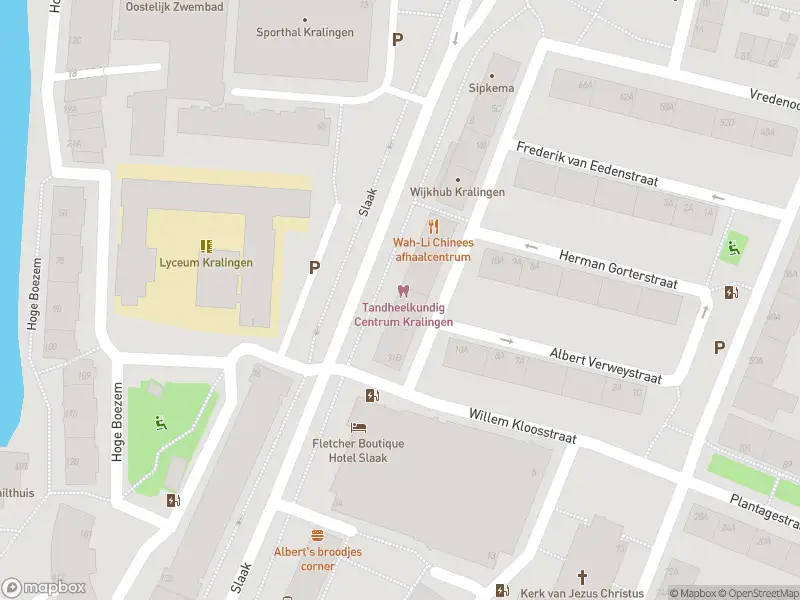 Ambulance met grote spoed naar de Hélène Swarthstraat in Rotterdam