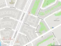 Ambulance met grote spoed naar de Heimansweg in Amsterdam