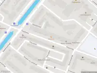 Ambulance met grote spoed naar de Peppelweg in Rotterdam