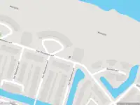 Ambulance met gepaste spoed naar de Van Ravesteyn-erf in Dordrecht